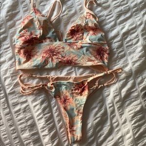 Frankie’s Bikinis Set